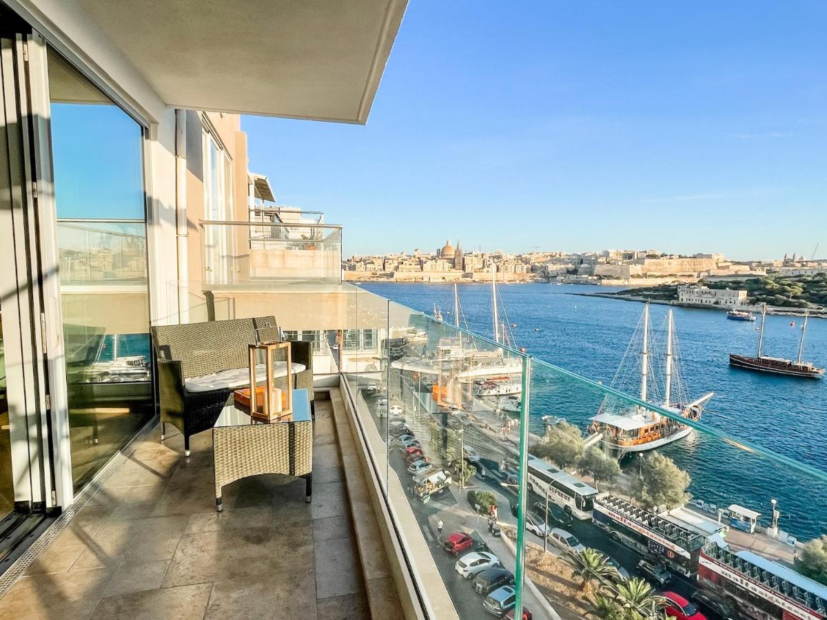 Unique Seafront Triplex Penthouse With Panoramic Bedroom & Rooftop Jacuzzi Overlooking Valletta Sliema Exterior foto